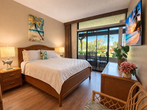 Luxurious 6-Bedroom Retreat in Kaanapali